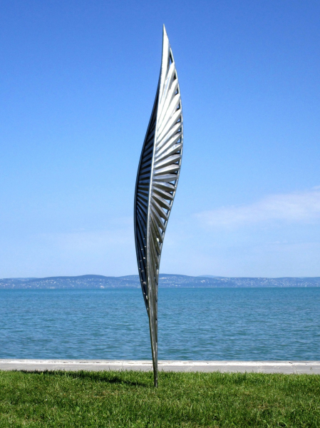 Feather artwork rusty garden